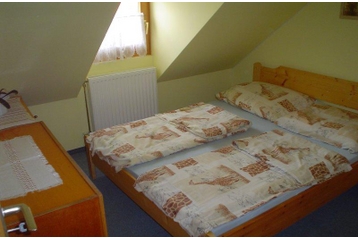 Ungaria Privát Sopron, Exteriorul